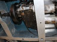 Land Rover 109 - Unterboden mit Getriebe