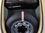 Porsche 356 1500 - Ansicht Reserverad u. Tank