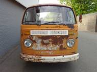 Volkswagen T2b pickup