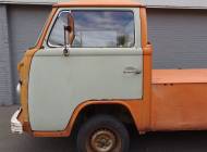 Volkswagen T2b pickup