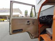 Volkswagen T2b pickup
