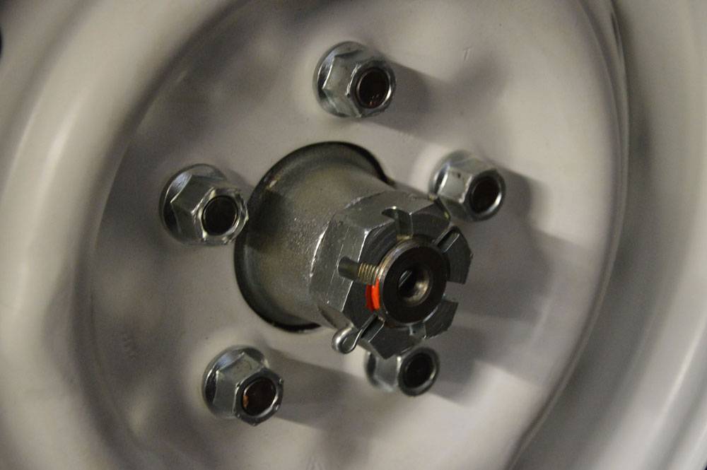 Volkswagen T2a Kombi - Achsen und Räder