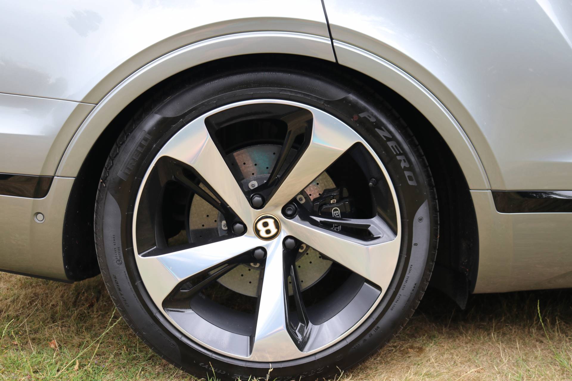 Bentley Bentayga V8