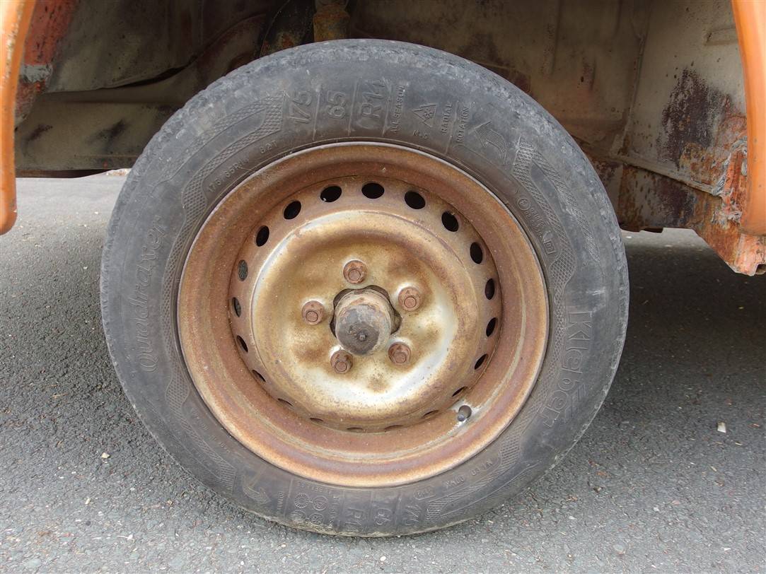 Volkswagen T2b pickup