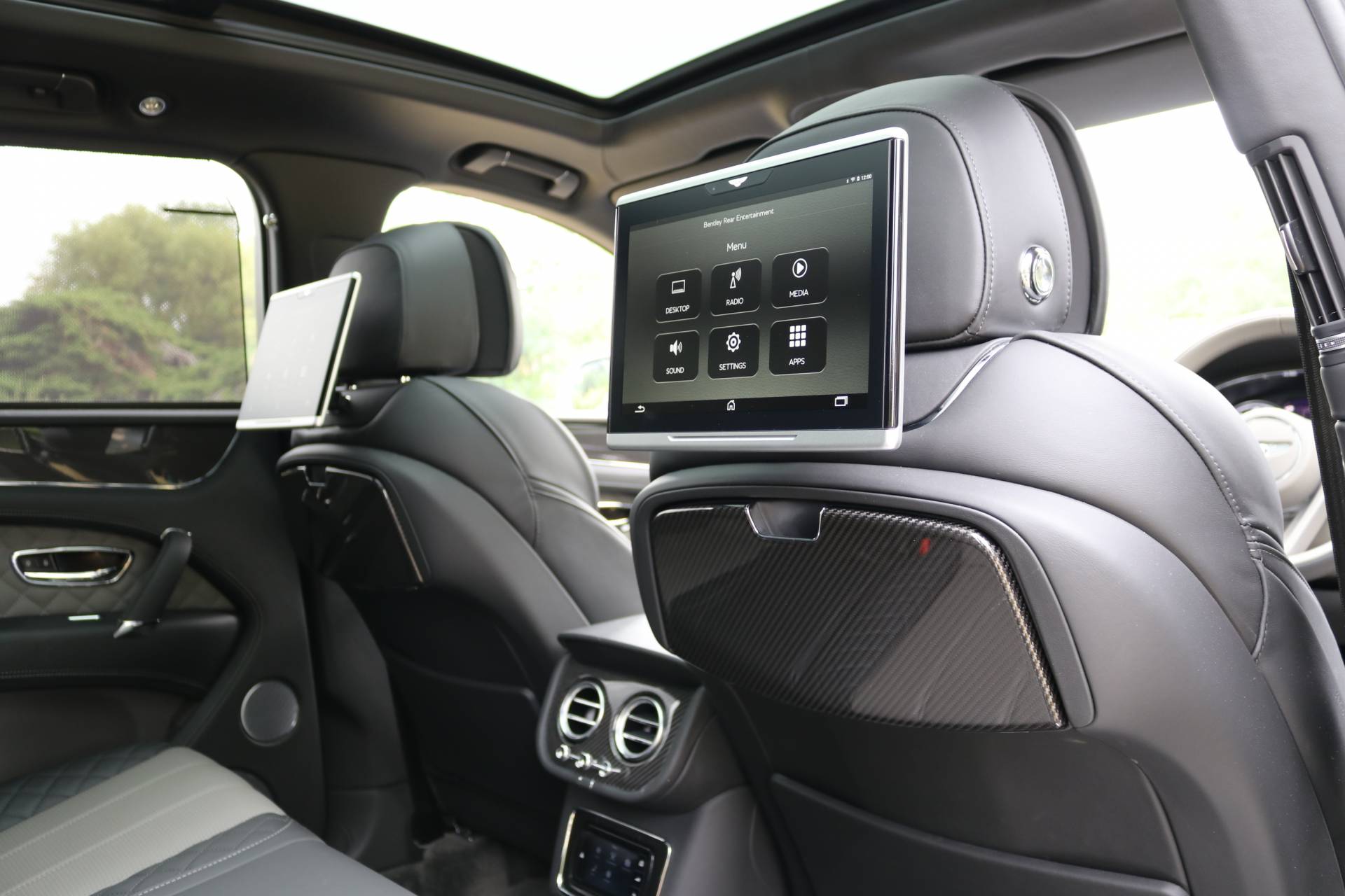 Bentley Bentayga V8