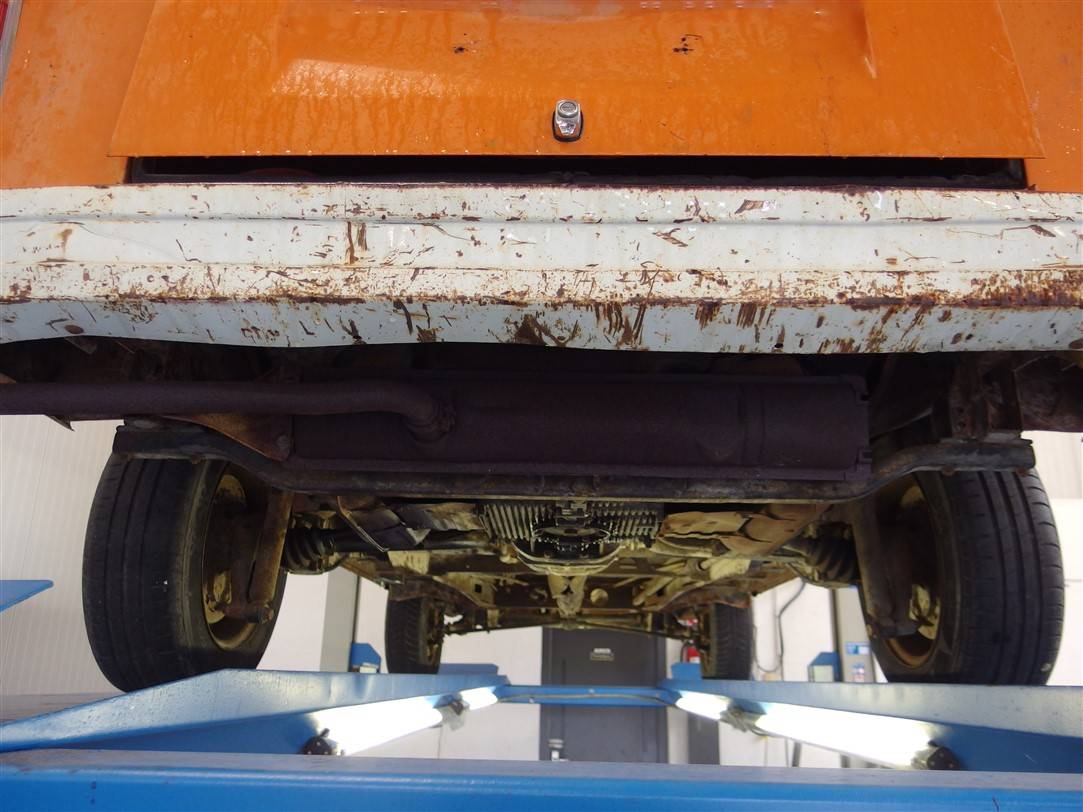 Volkswagen T2b pickup