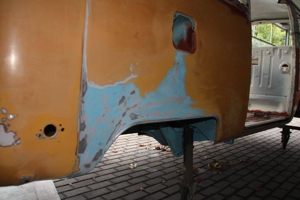 Volkswagen T2a Kombi - Radlauf so nur 8 Monate verbaut...selten