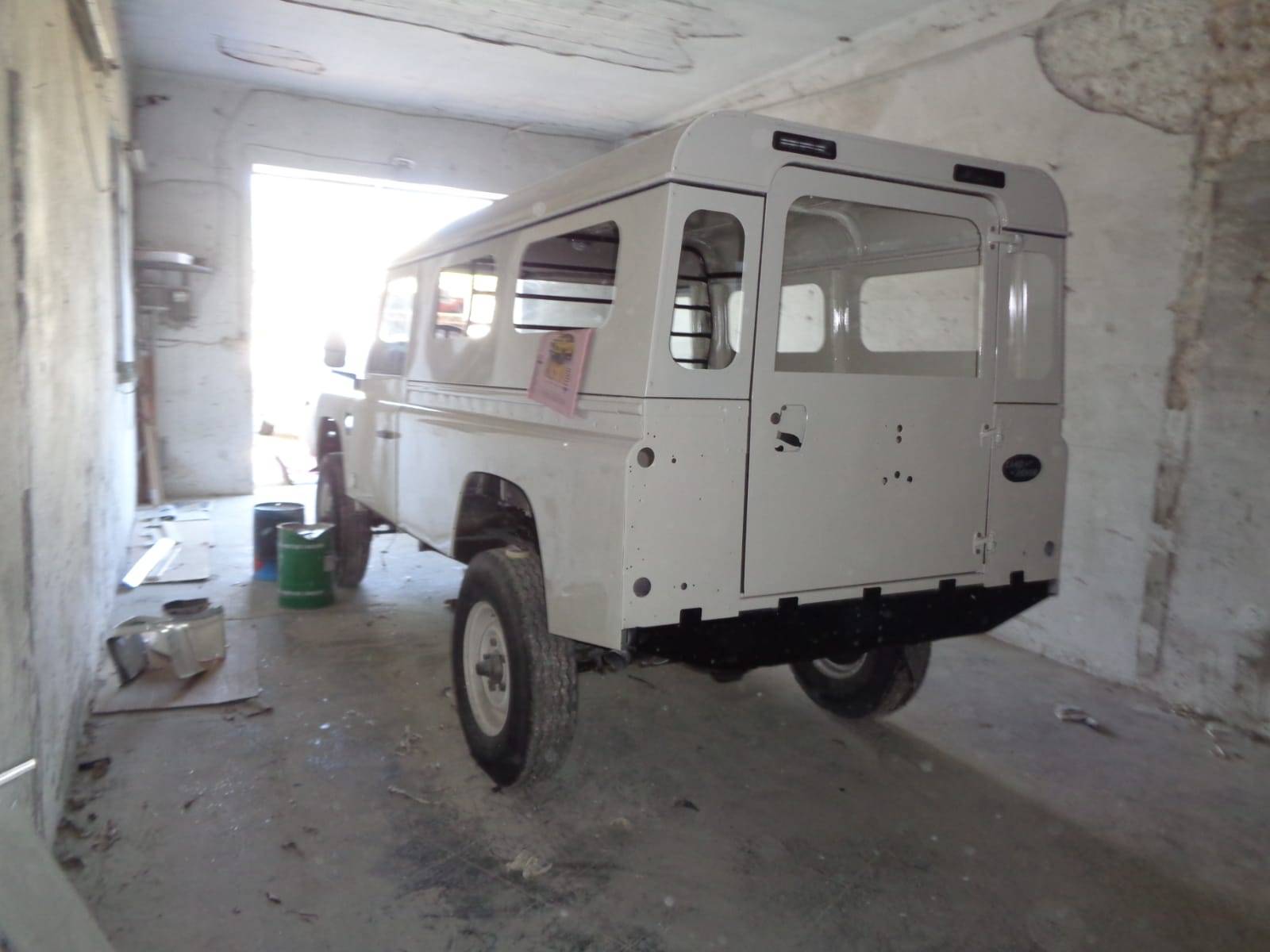 Land Rover Defender 110