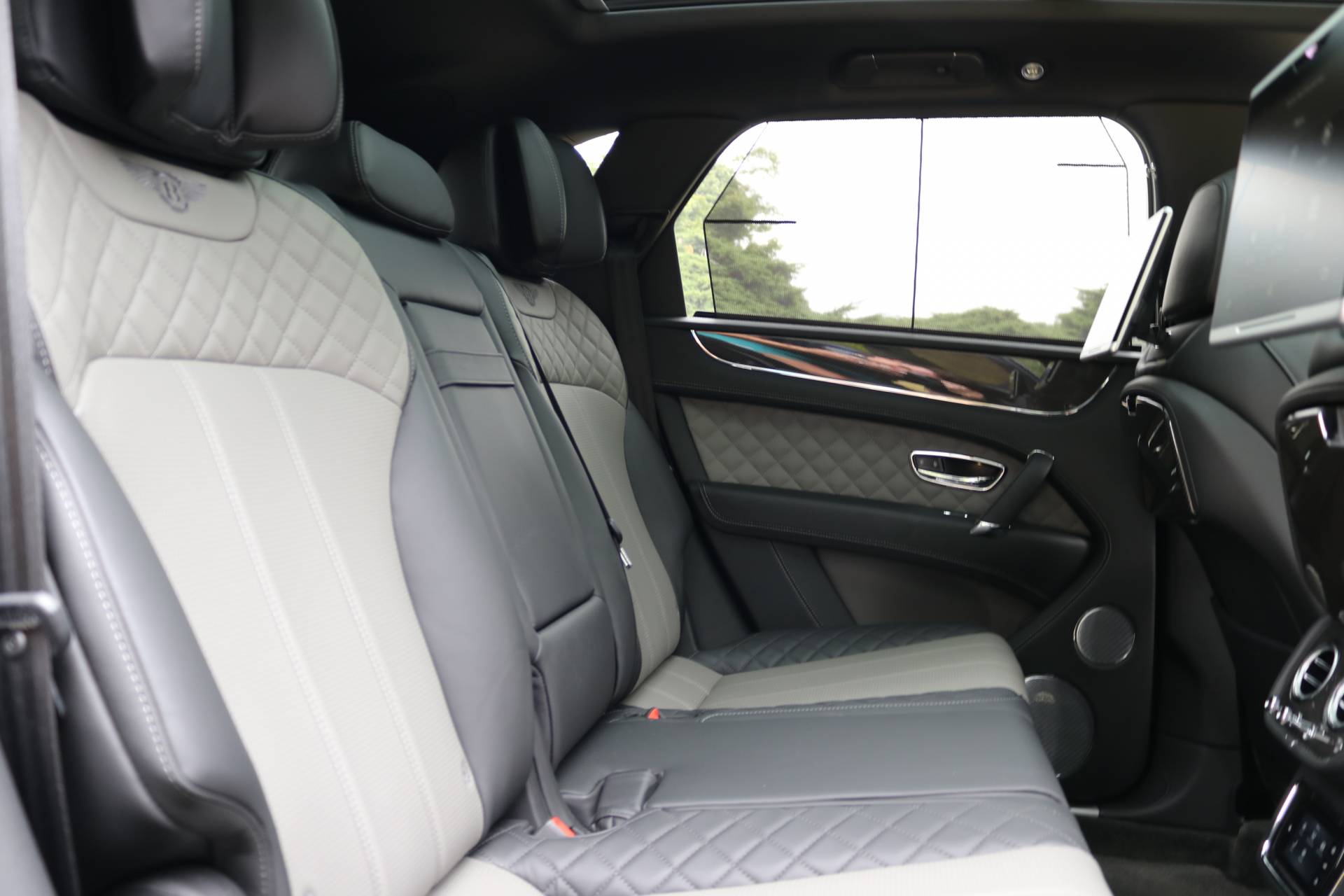 Bentley Bentayga V8