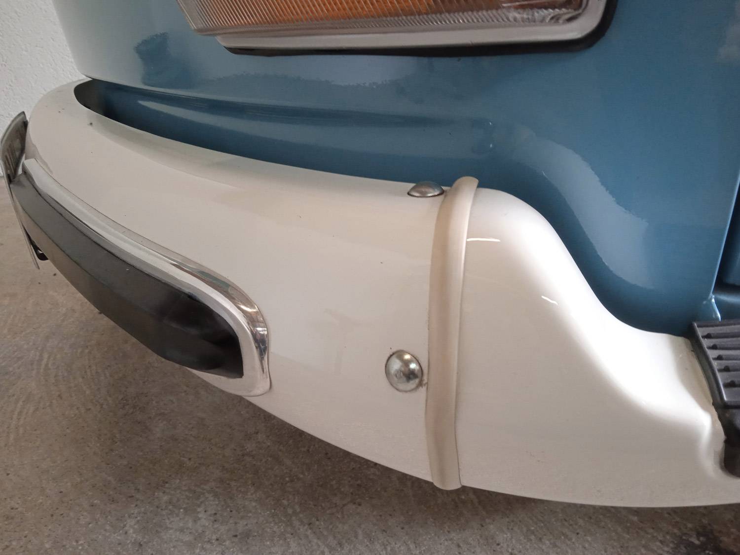 Volkswagen T2a Kombi