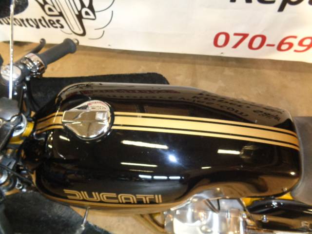 Ducati 900 SS