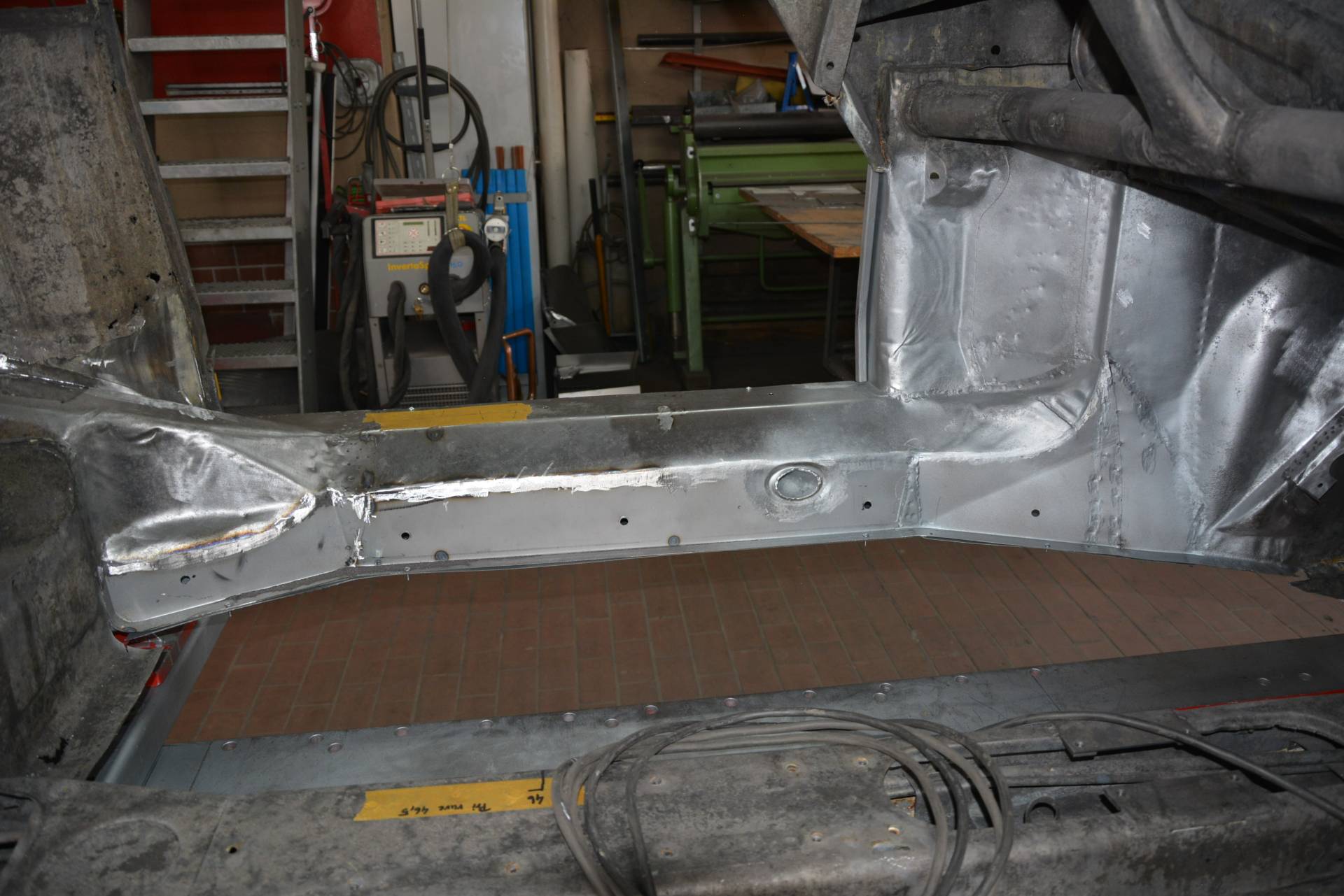 Porsche 356 1500 - Neuer Steg beim Einstieg Fahrerseite
