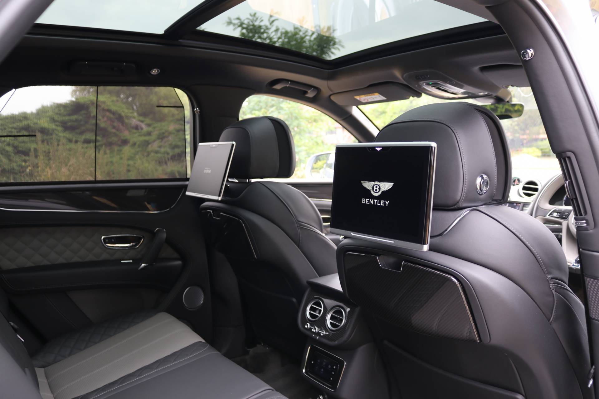 Bentley Bentayga V8