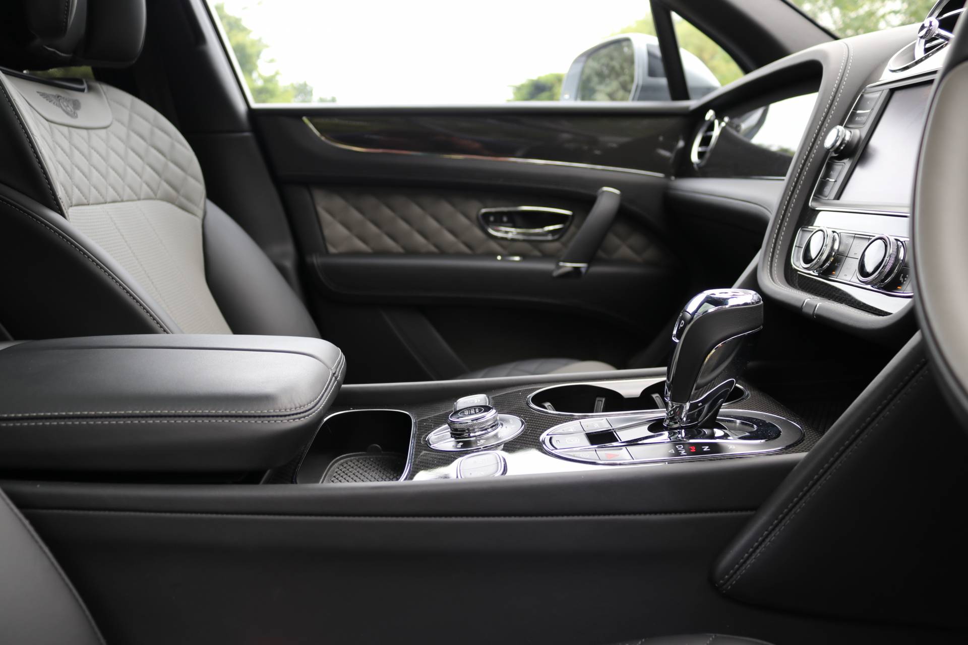 Bentley Bentayga V8