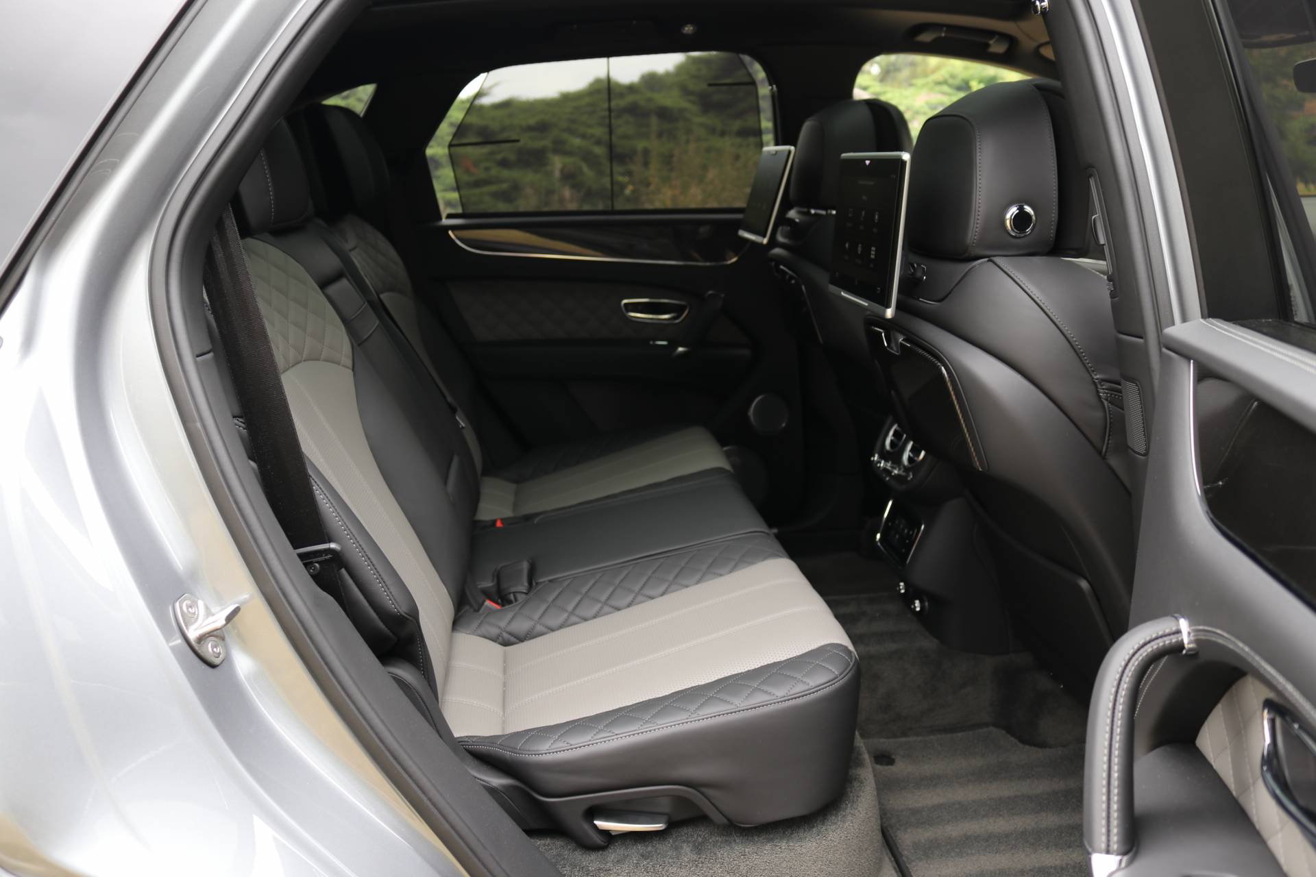 Bentley Bentayga V8