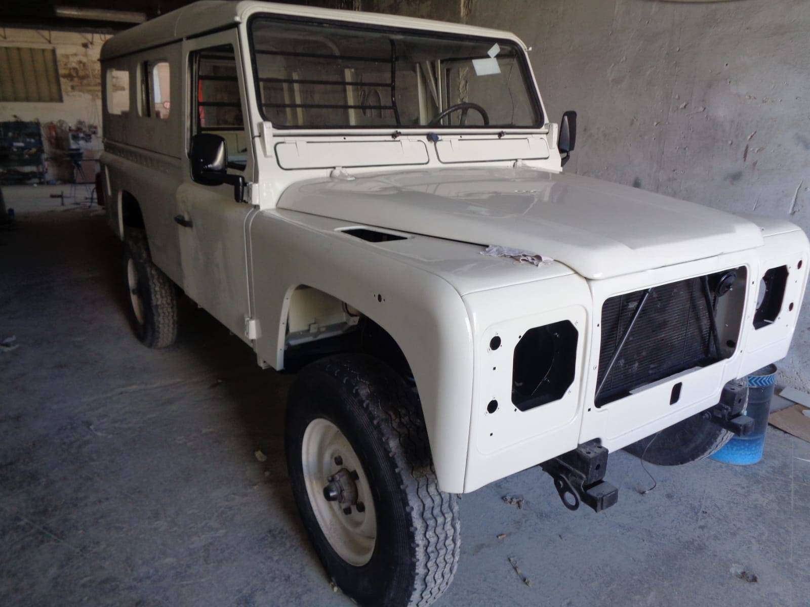 Land Rover Defender 110