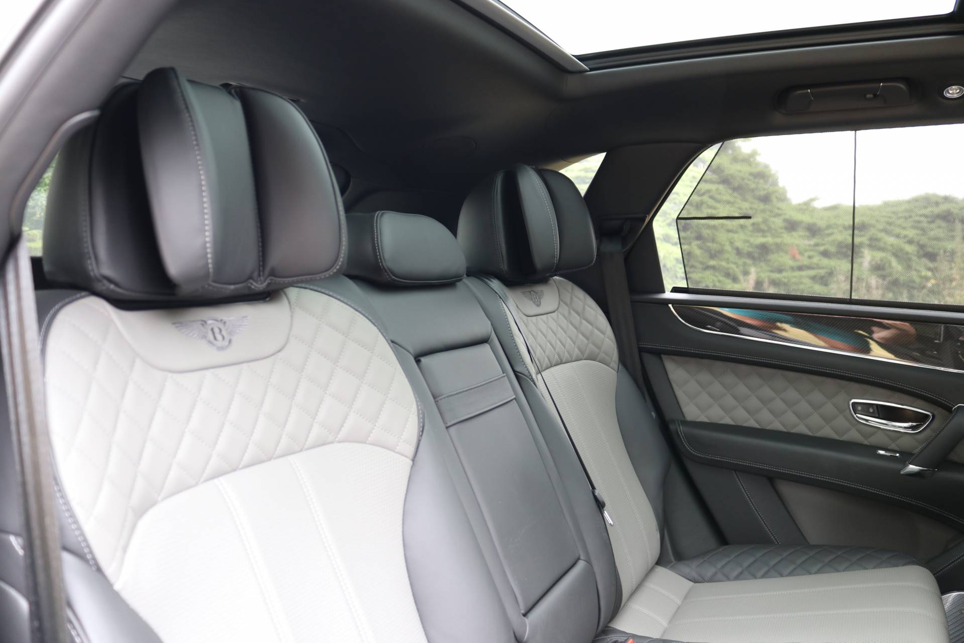 Bentley Bentayga V8