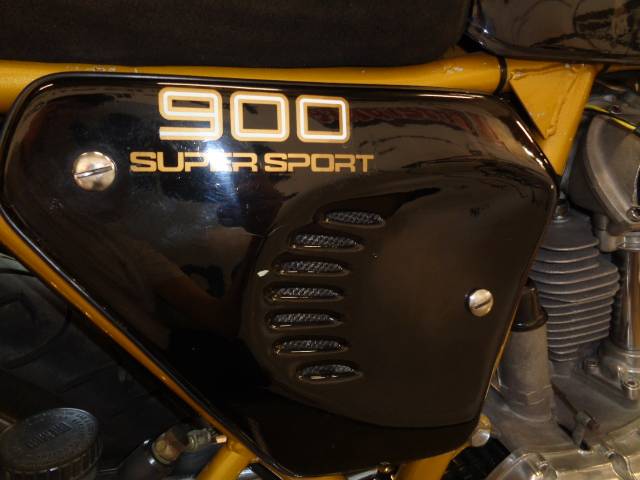 Ducati 900 SS