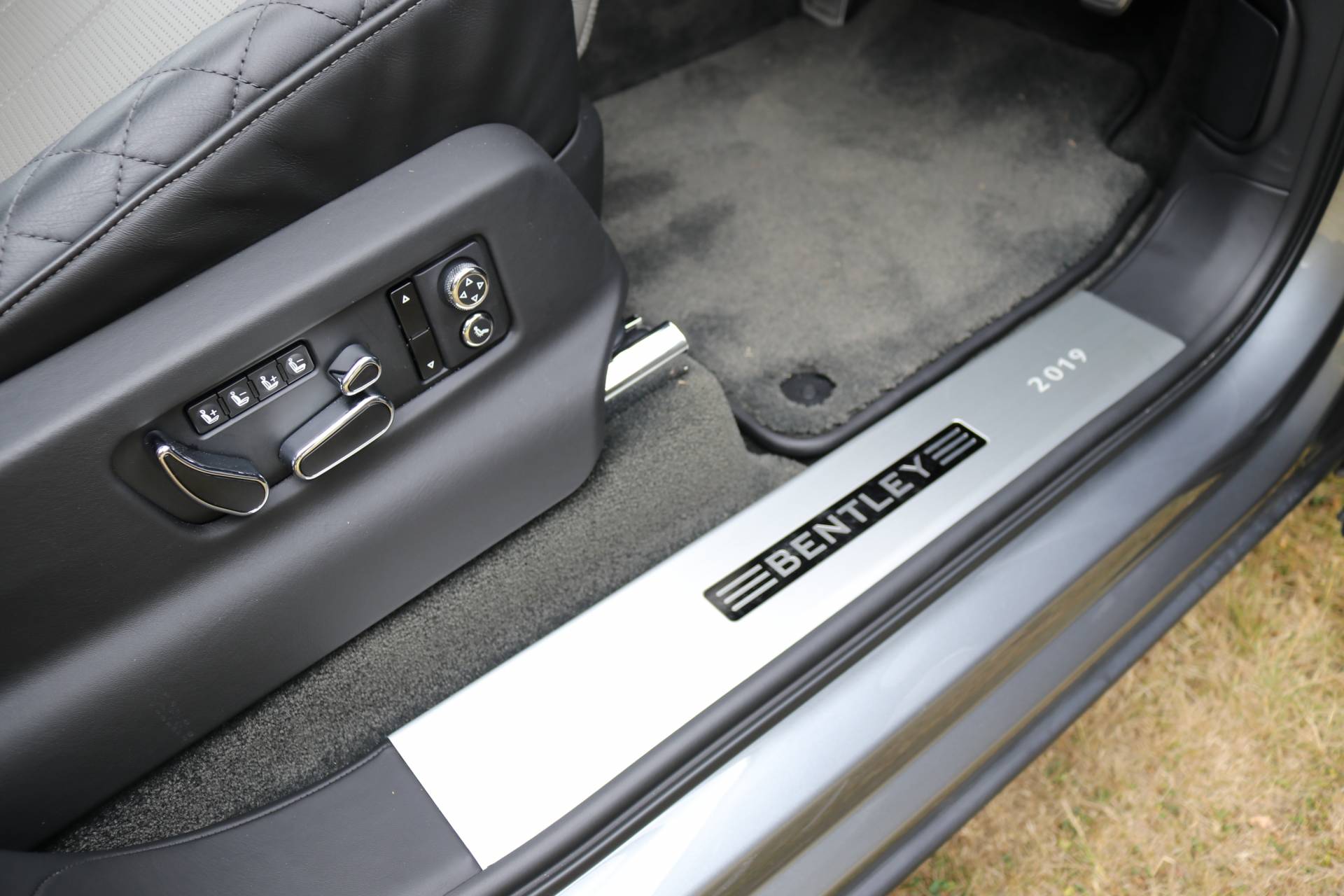 Bentley Bentayga V8