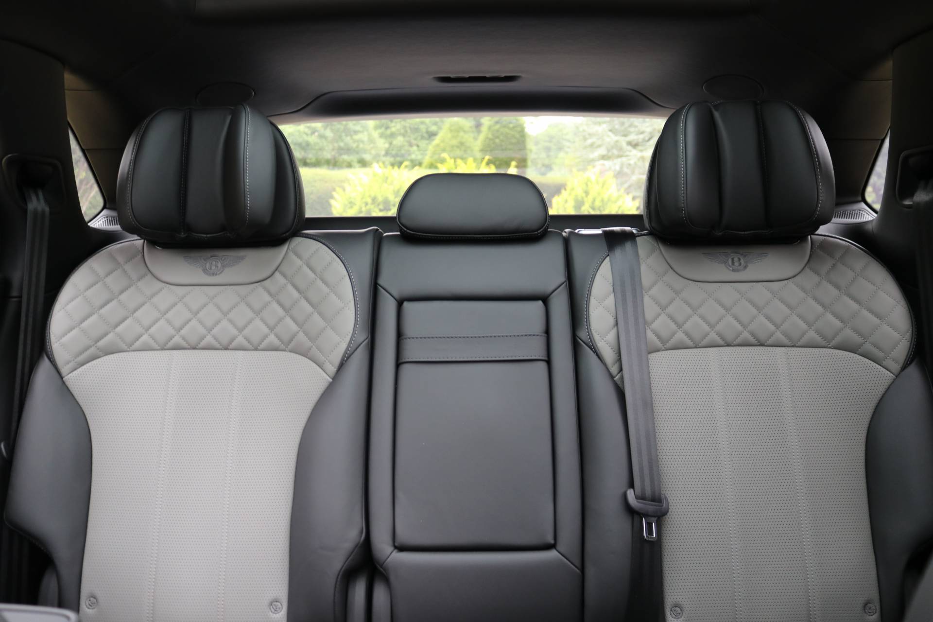 Bentley Bentayga V8
