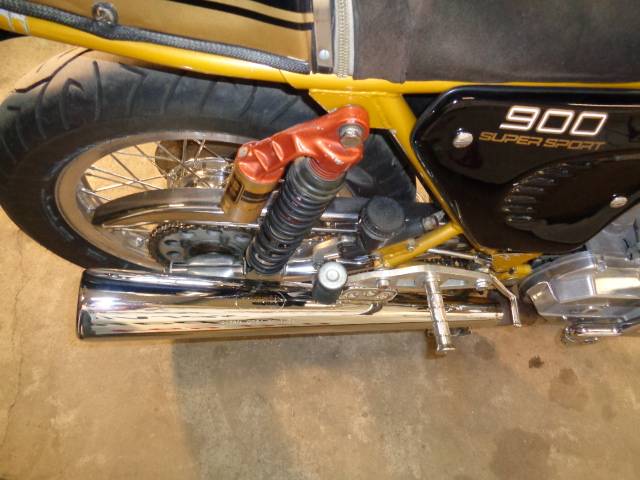 Ducati 900 SS