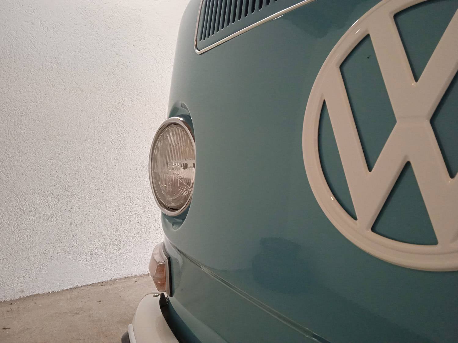 Volkswagen T2a Kombi