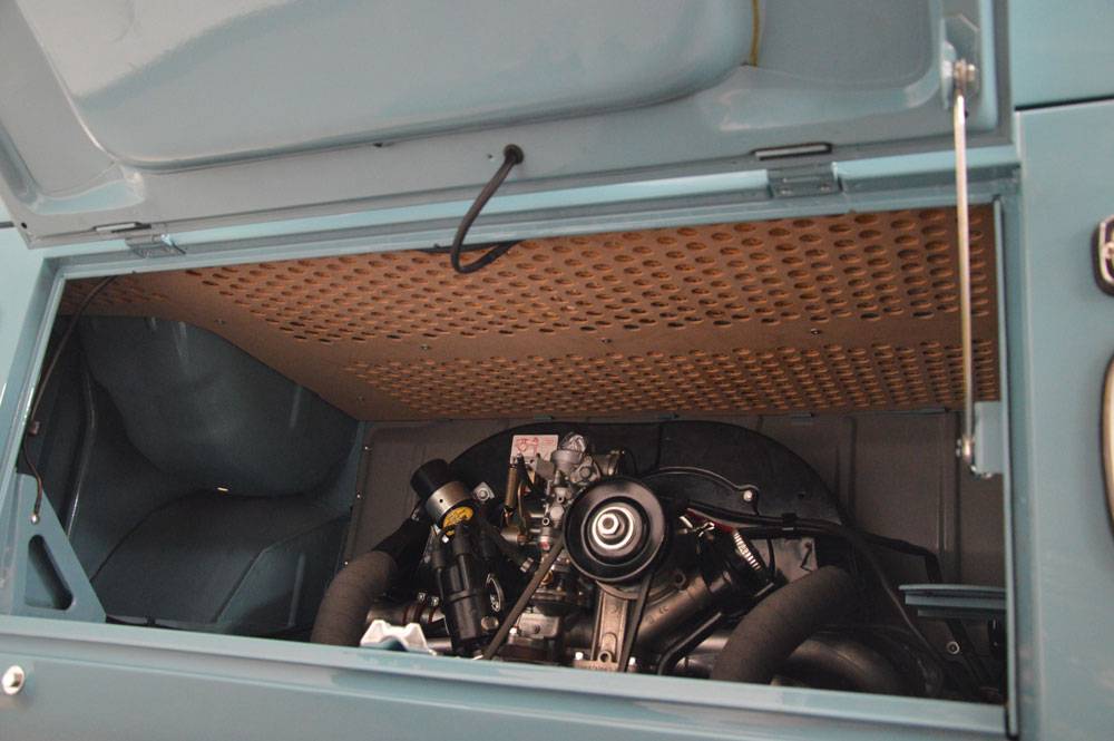 Volkswagen T2a Kombi