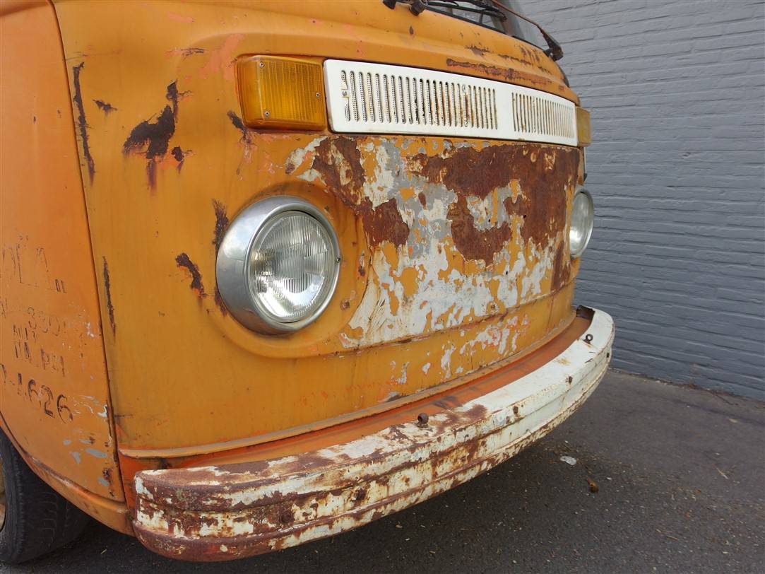 Volkswagen T2b pickup