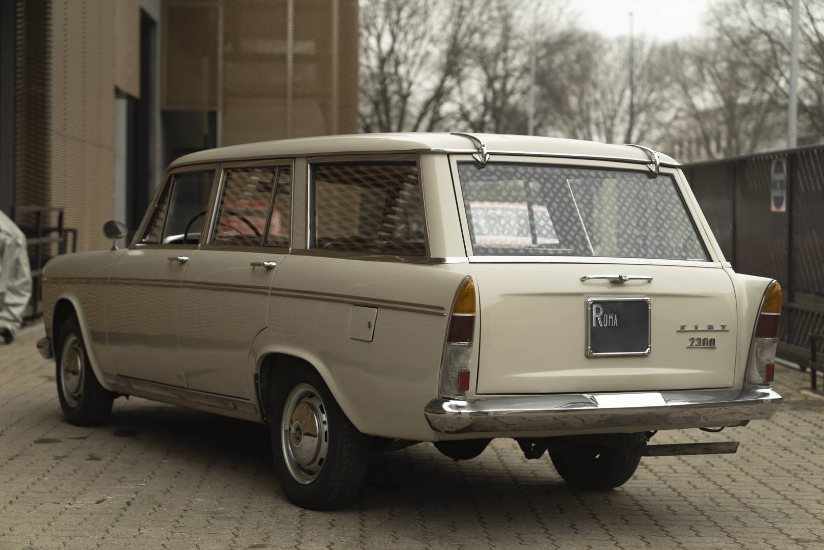 FIAT 2300