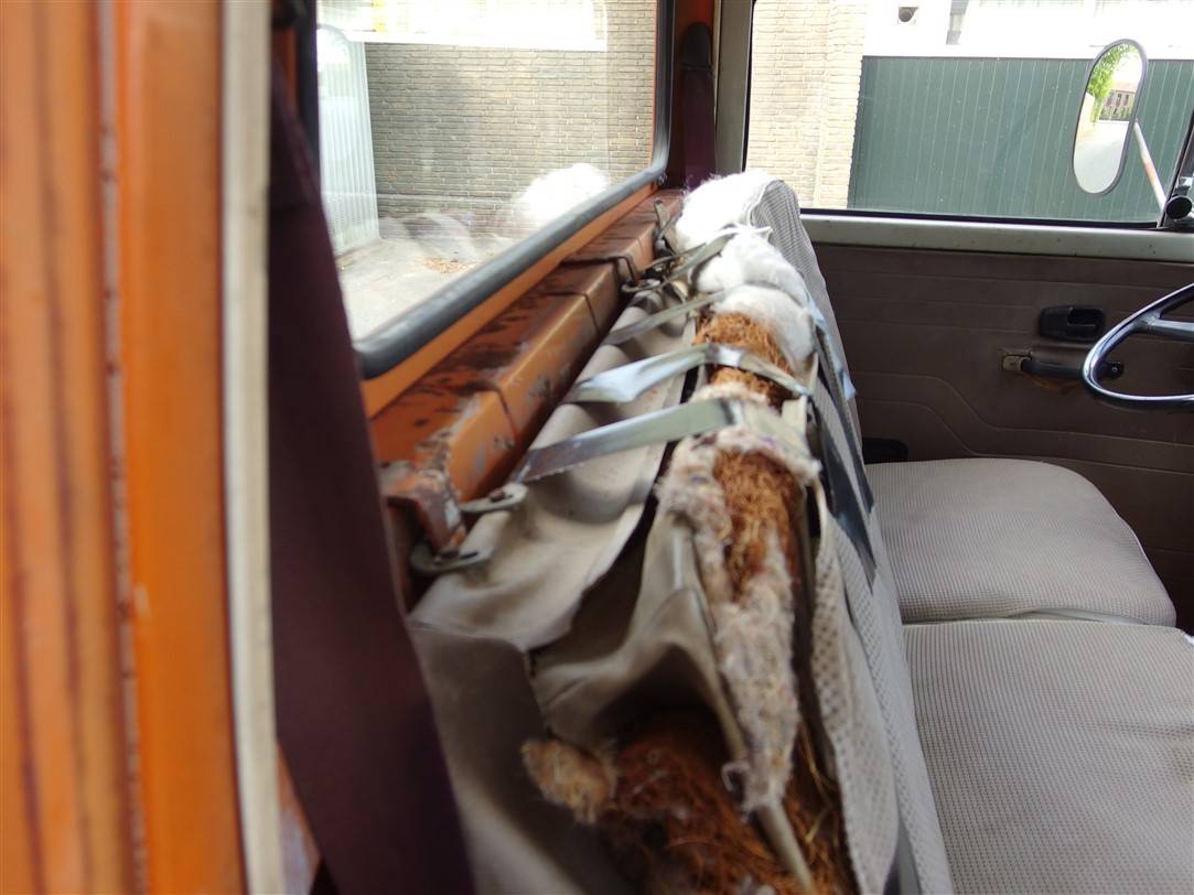 Volkswagen T2b pickup