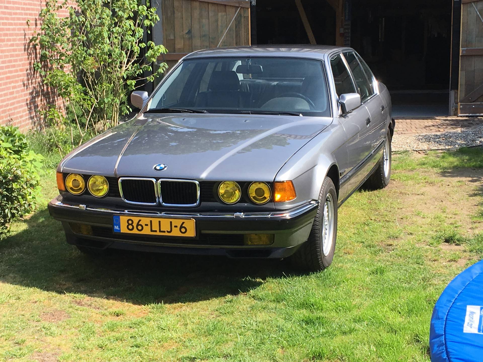 BMW 750i
