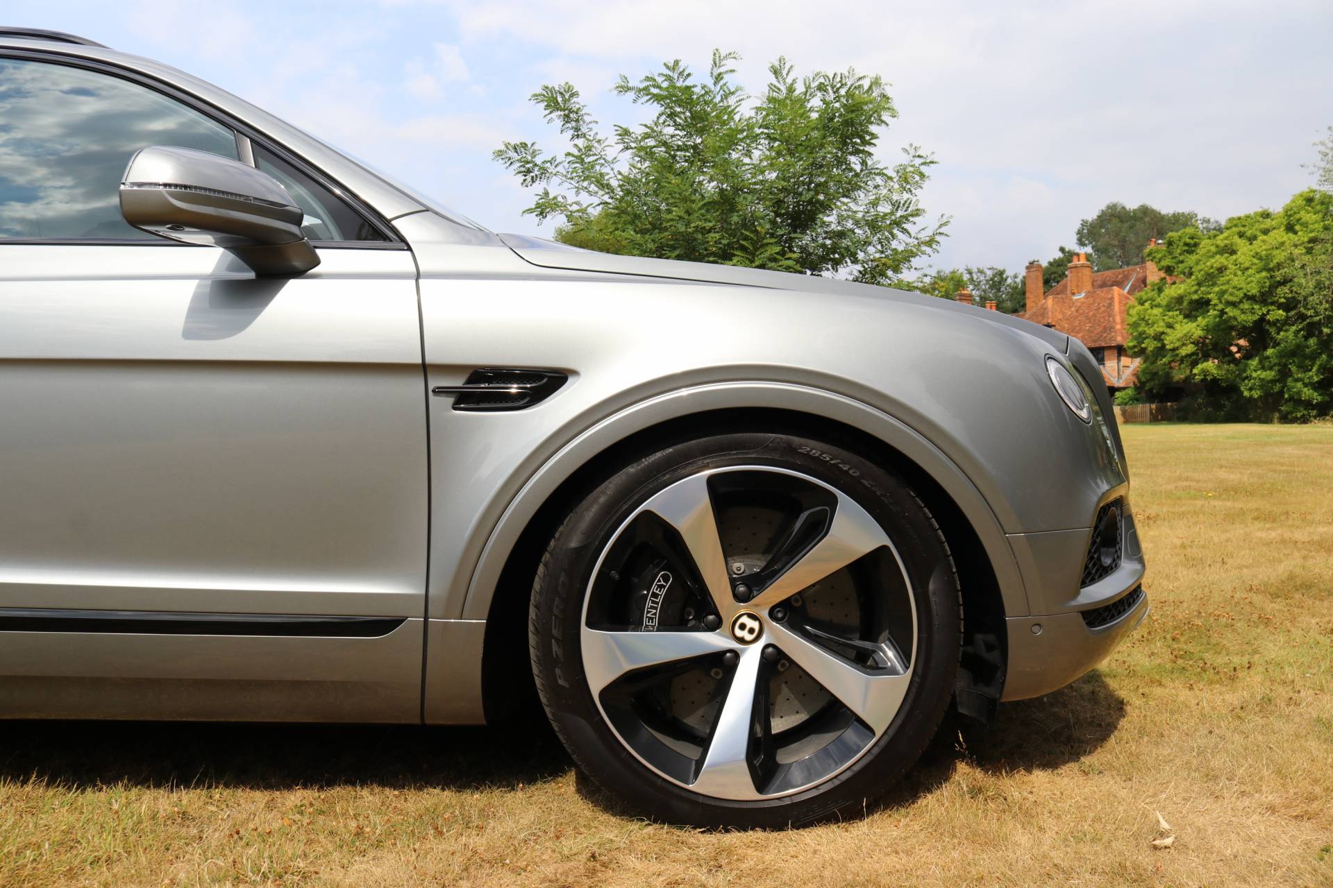 Bentley Bentayga V8