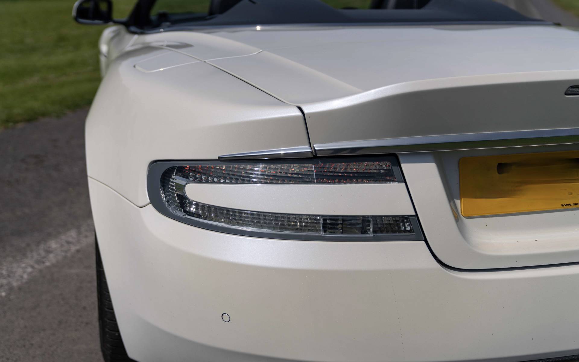 Aston Martin DBS