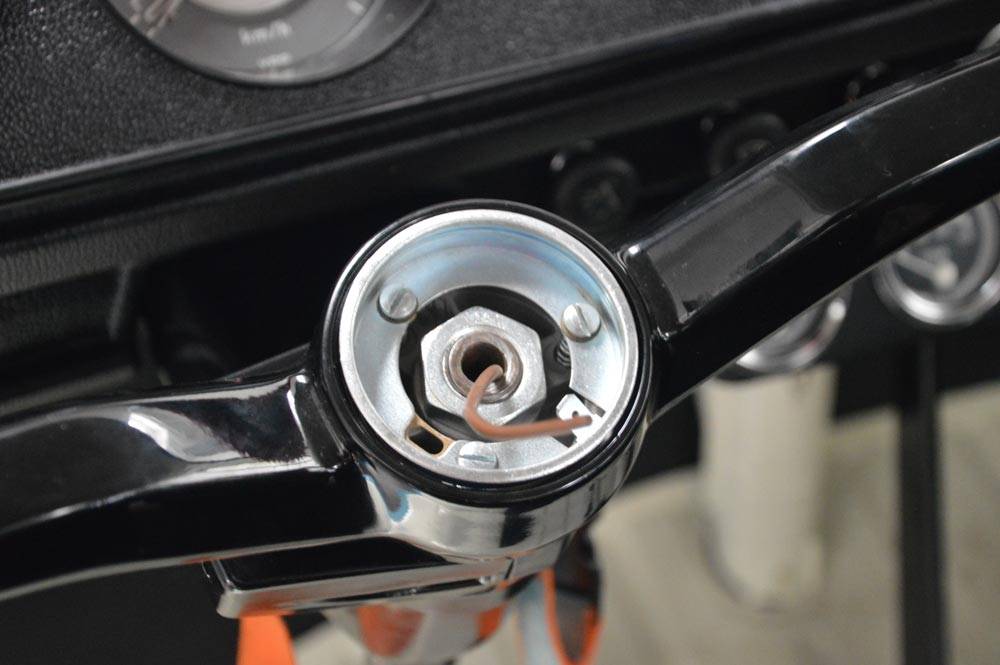 Volkswagen T2a Kombi - Ansicht Lenkrad. Fehlt nur noch der Hupendeckel