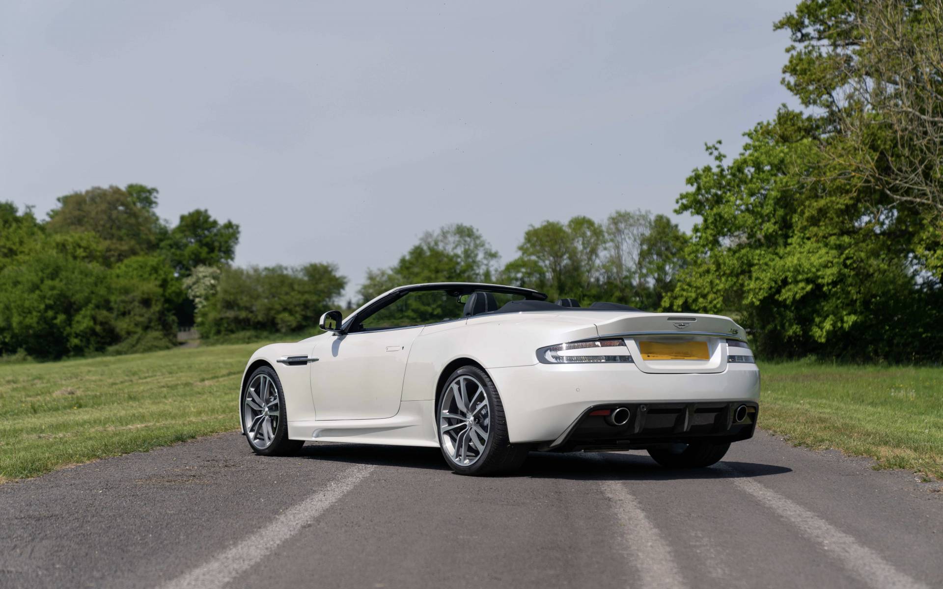 Aston Martin DBS