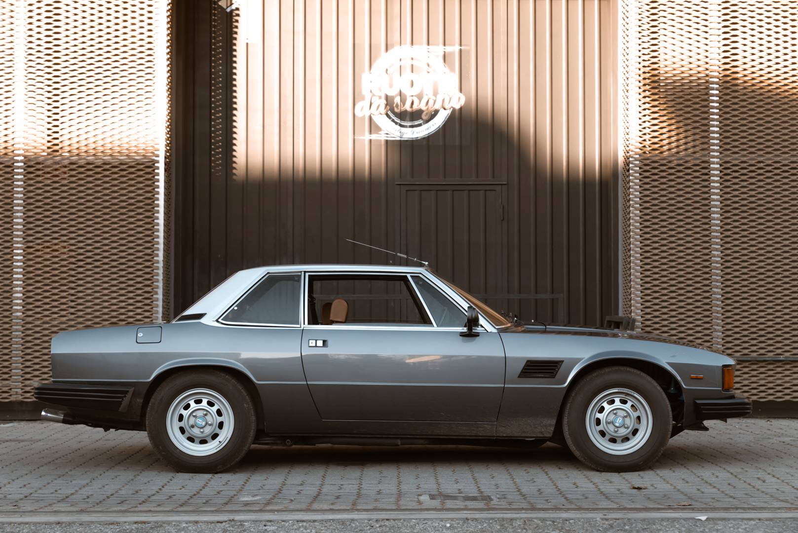 De Tomaso Longchamp
