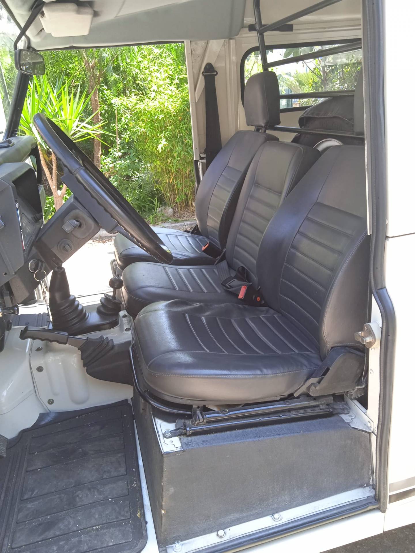 Land Rover Defender 110