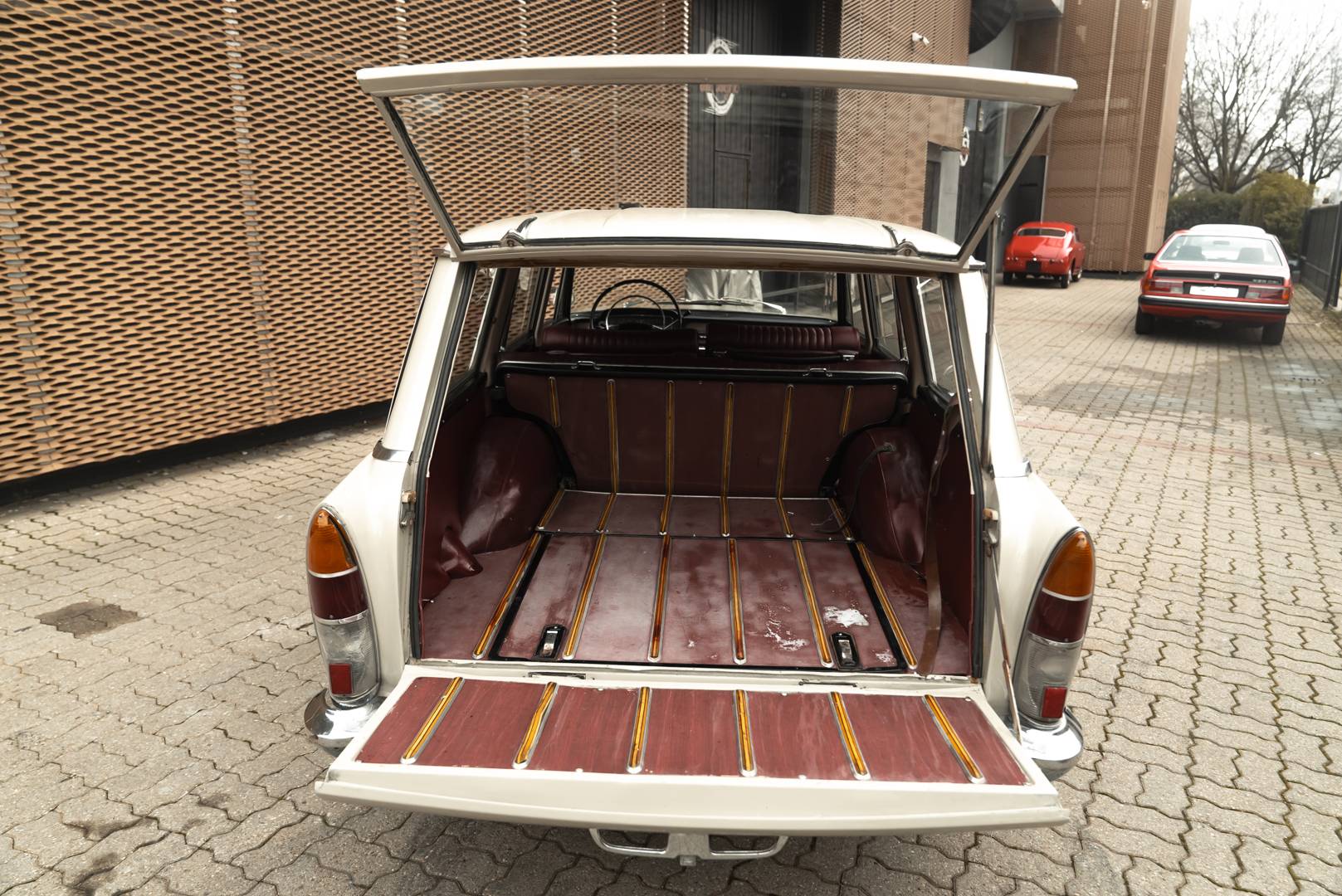 FIAT 2300