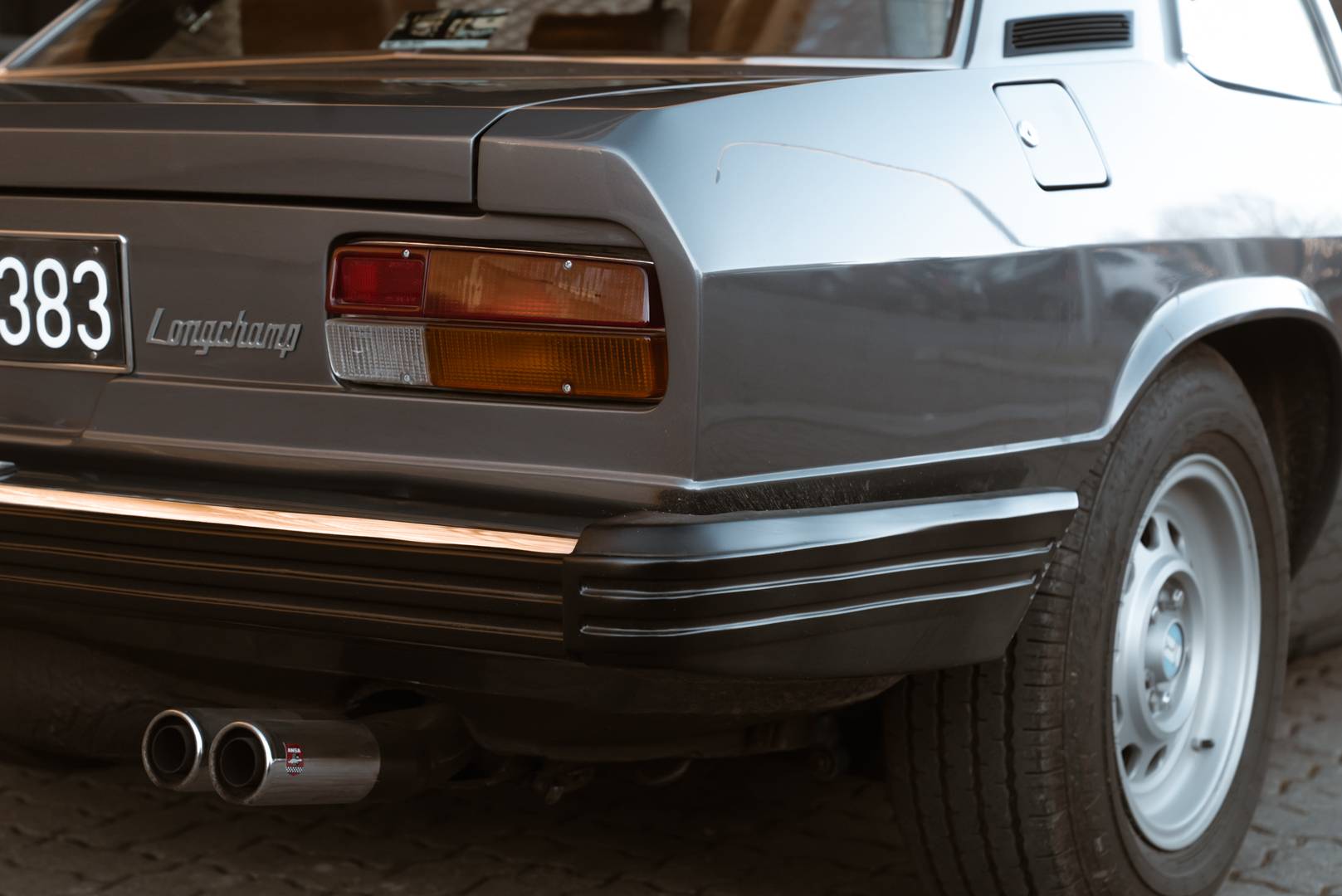 De Tomaso Longchamp