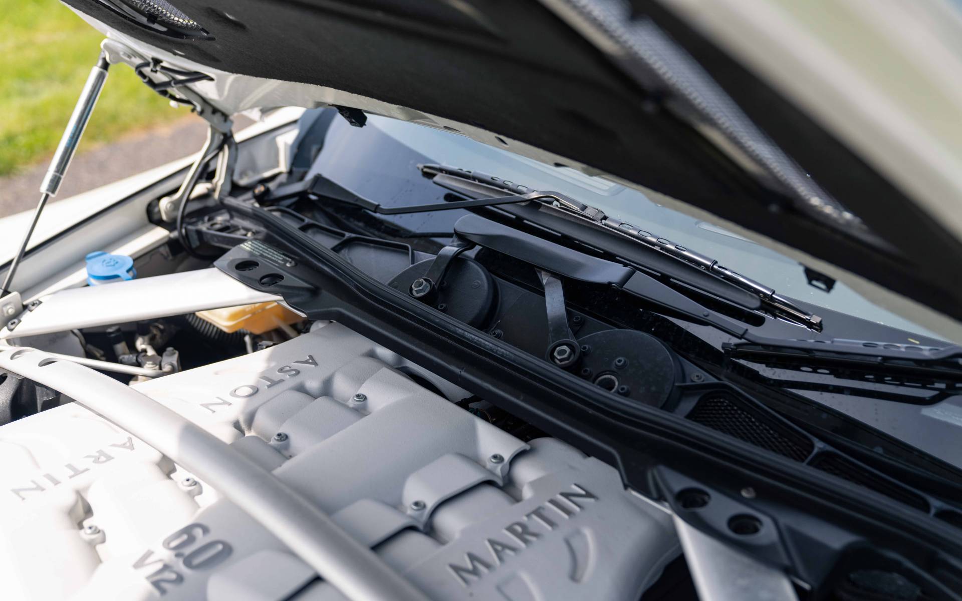 Aston Martin DBS