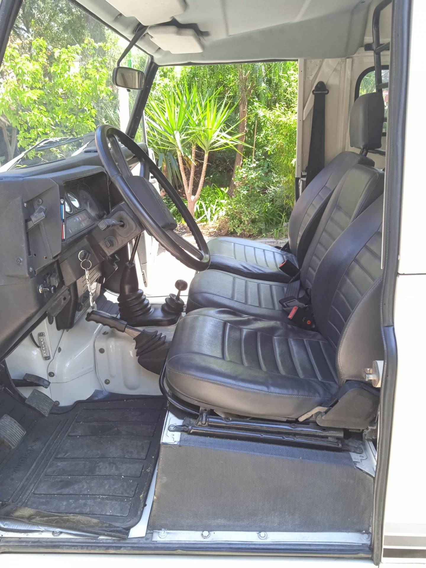 Land Rover Defender 110