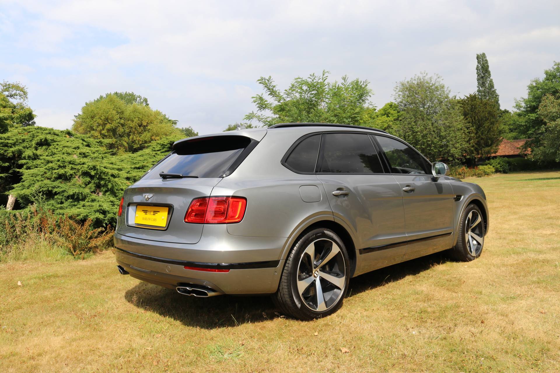 Bentley Bentayga V8