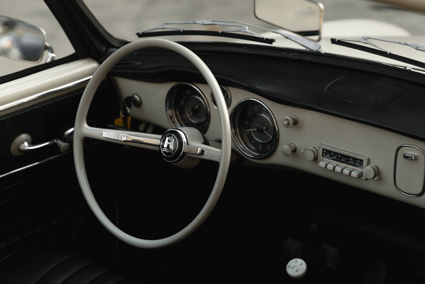 Volkswagen Karmann Ghia 1200