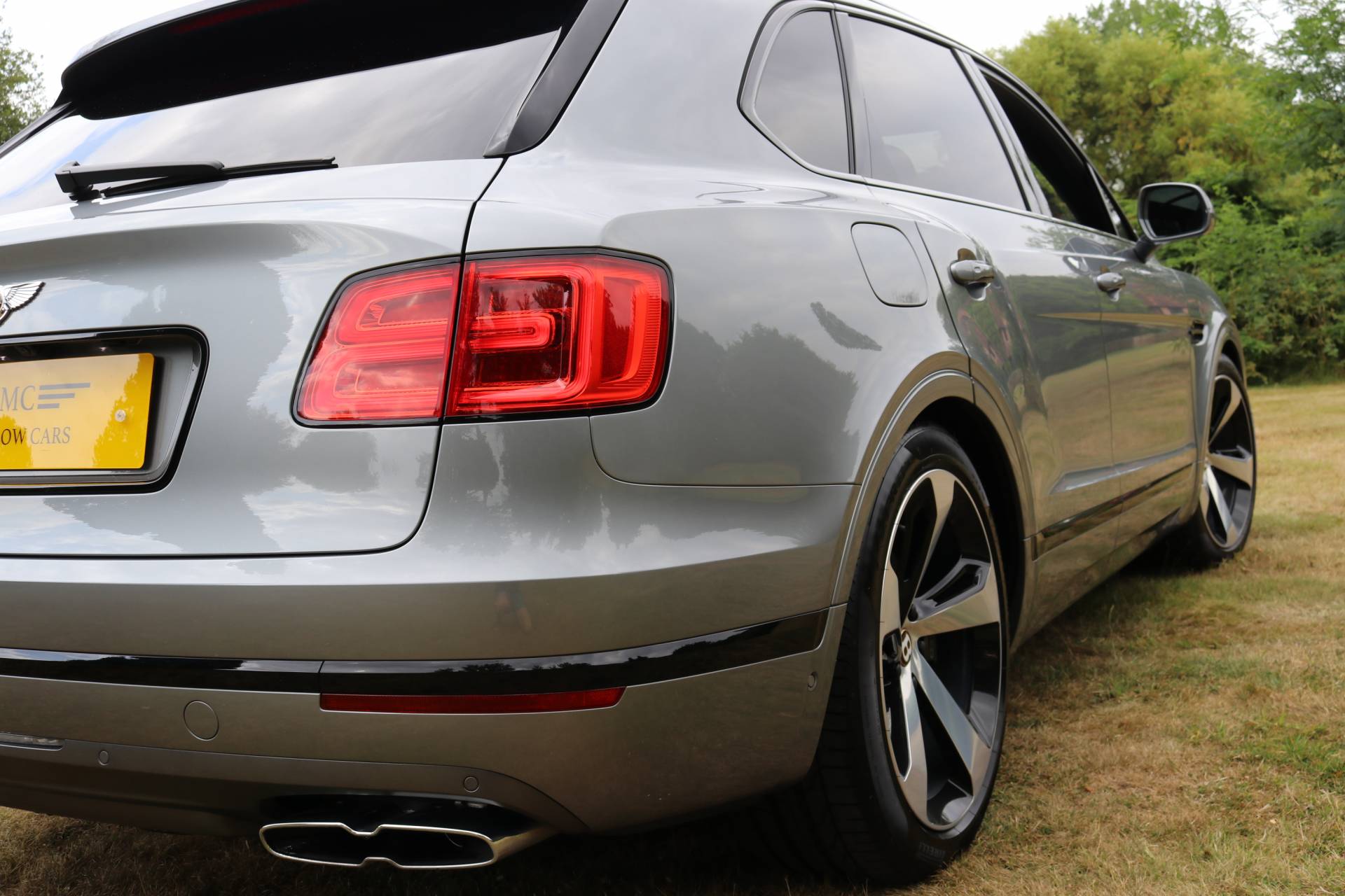 Bentley Bentayga V8