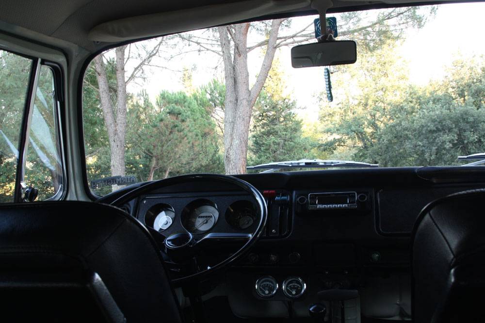 Volkswagen T2a Kombi