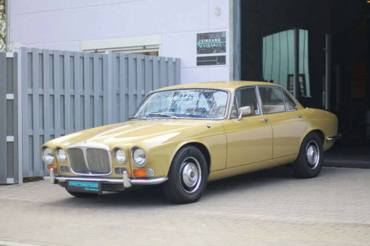 Daimler Sovereign Classic Cars For Sale Classic Trader