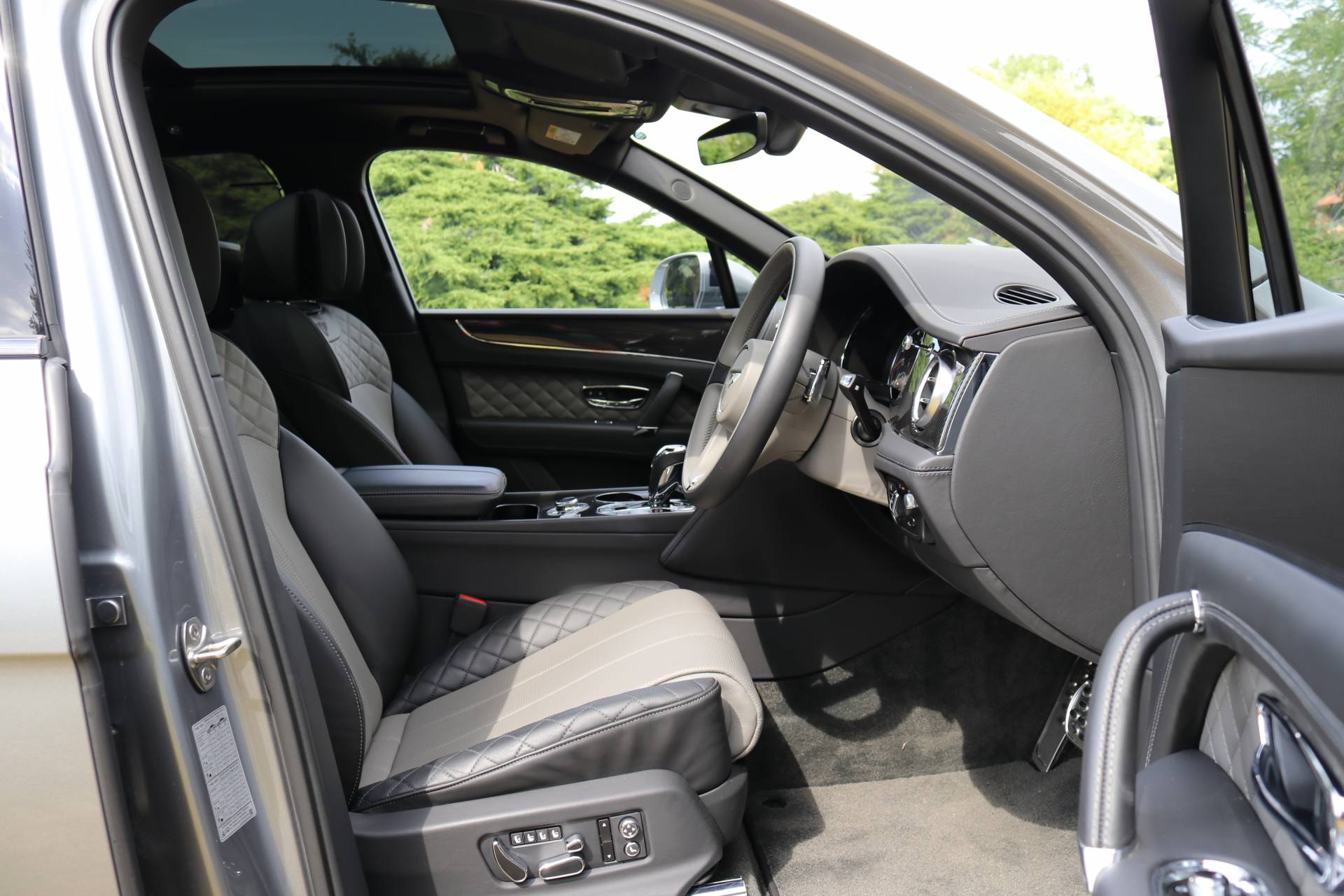 Bentley Bentayga V8