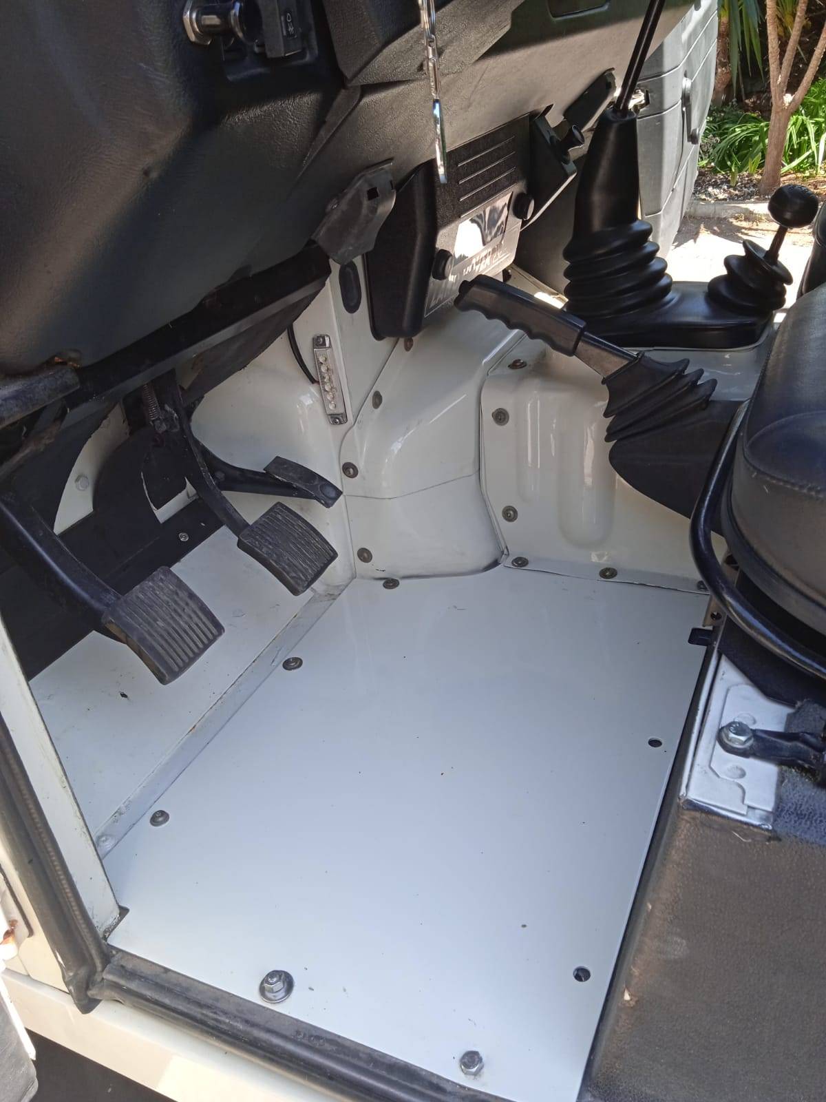 Land Rover Defender 110
