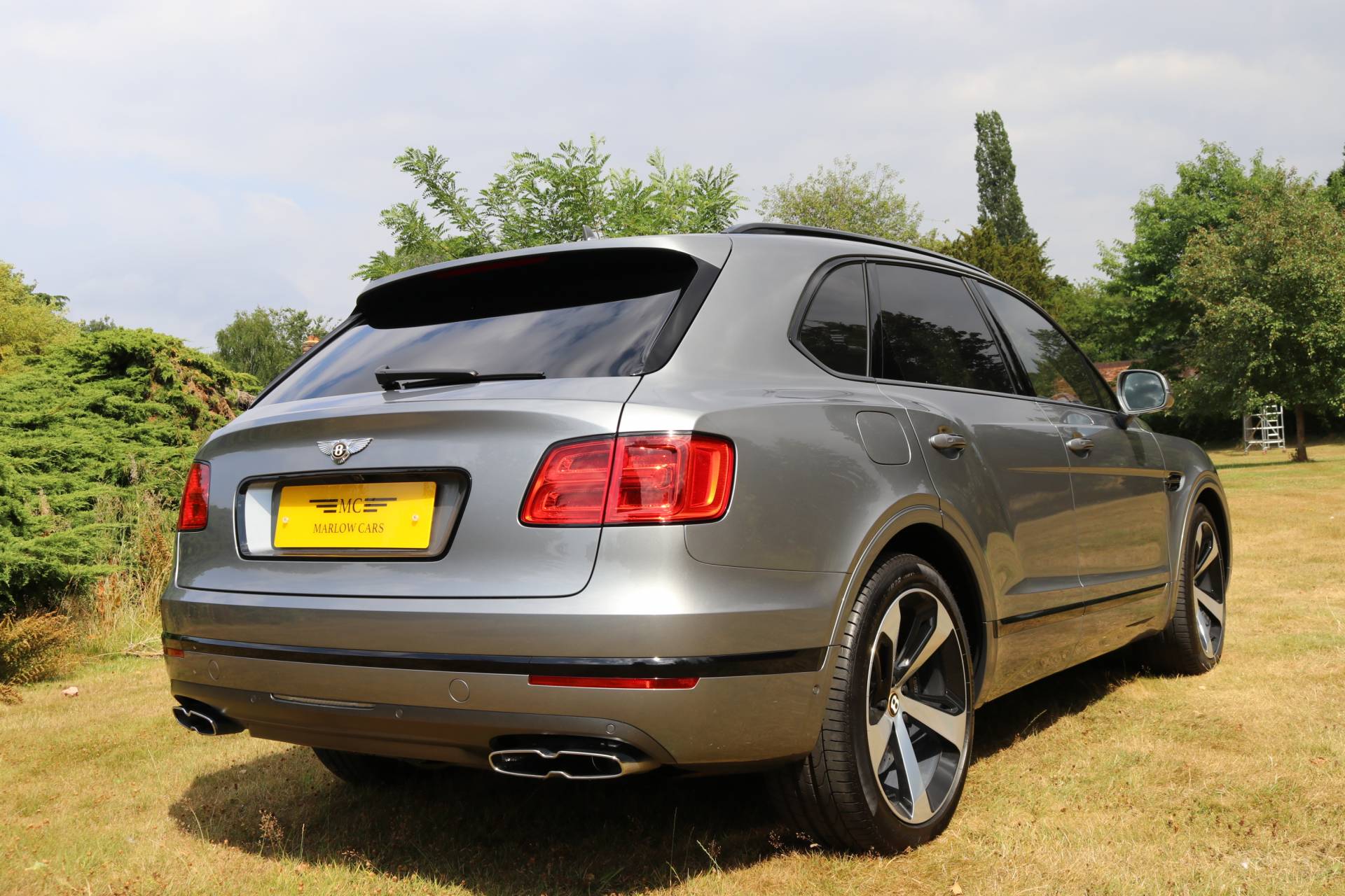 Bentley Bentayga V8