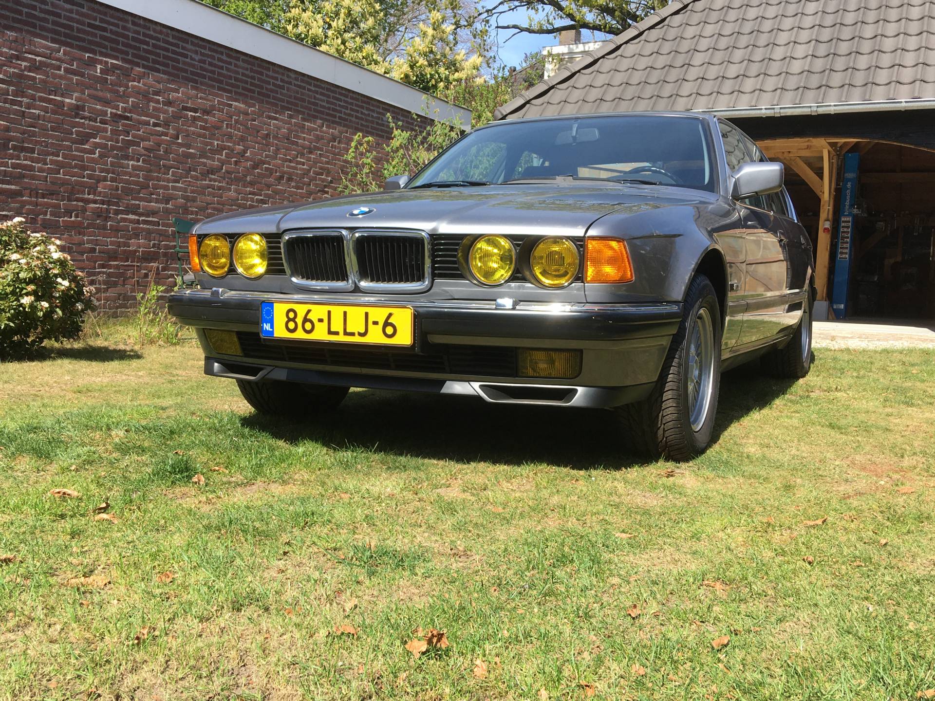 BMW 750i